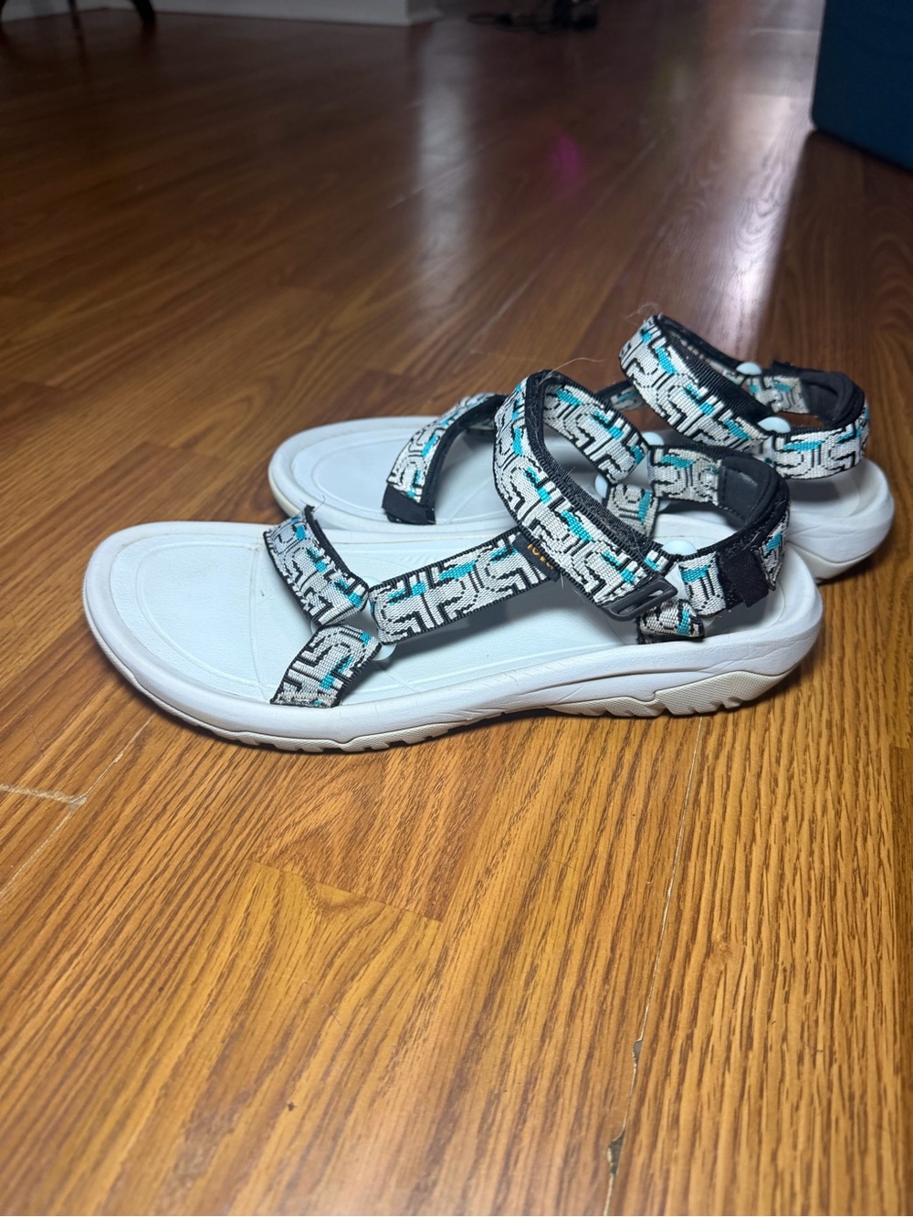 Teva Hurricane XLT2 sandals Nouveau Glacier Grey Comfort Outdoor Water 10 - Picture 4 of 6